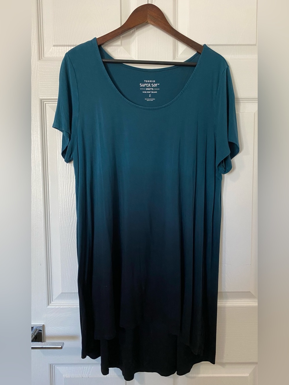 Torrid Teal and Black Ombré High Low Short Sleeve Tunic Tee, Size 2